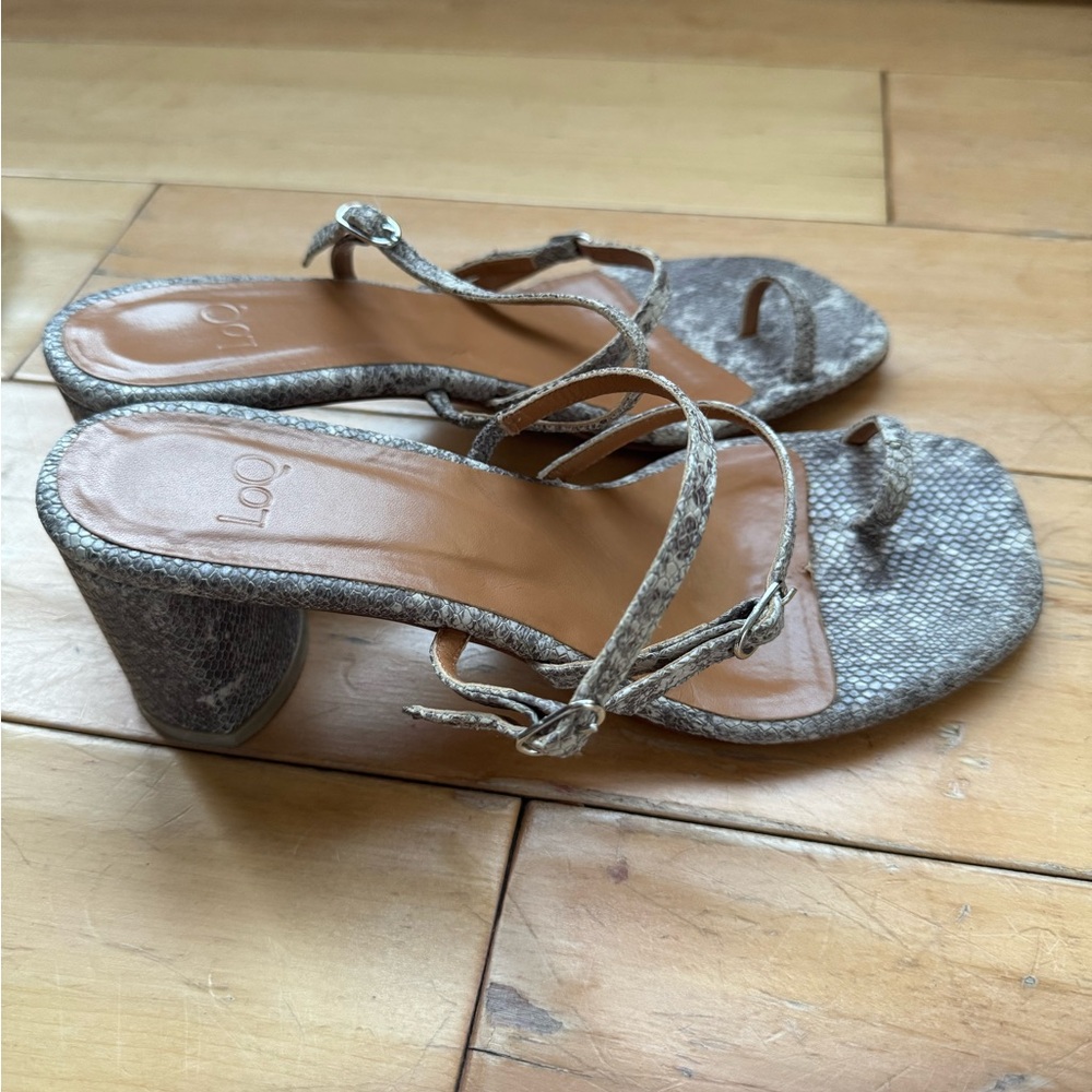 LOQ alba sandals in Caliza